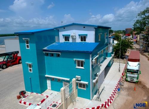 port de commerce de Ziguinchor..._